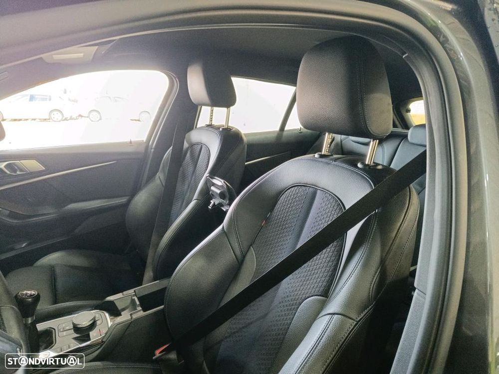 BMW 116 d Pack Desportivo M - 5