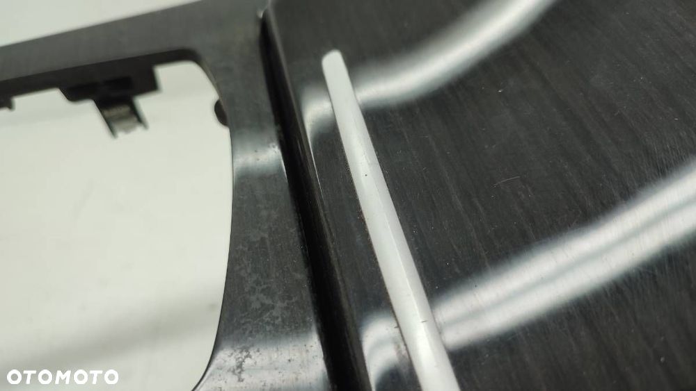 RAMKA RUNEL SCHOWEK TUNEL BMW F10 2012 EUROPA - 4