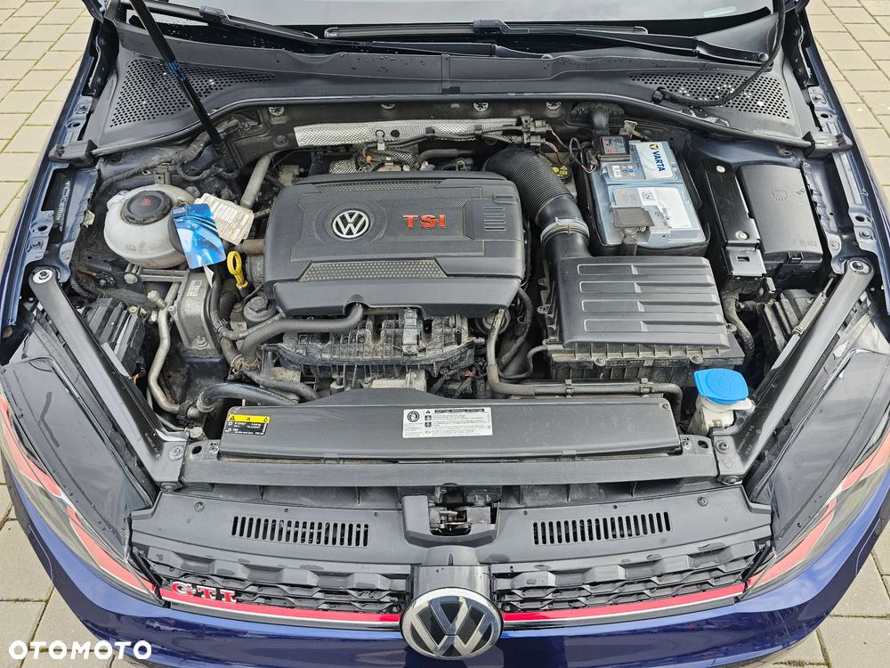 Volkswagen Golf - 15