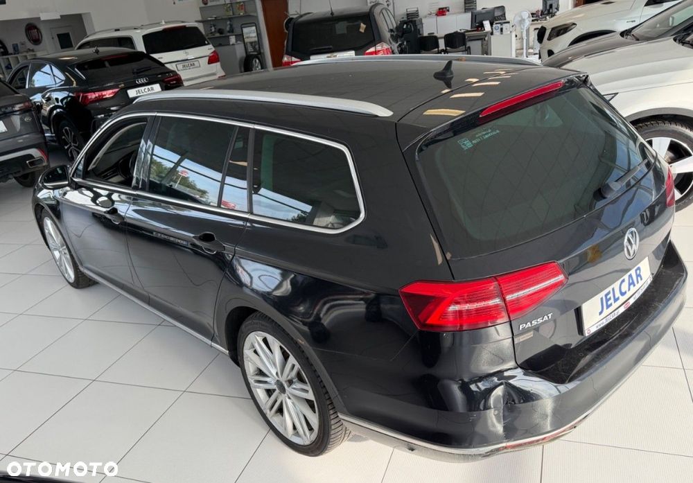 Volkswagen Passat - 12