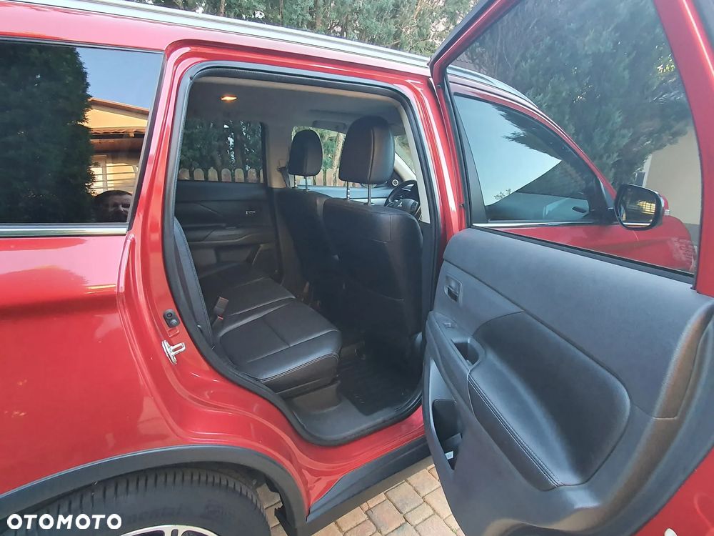 Mitsubishi Outlander 2.2 DID Instyle Navi 4WD - 18
