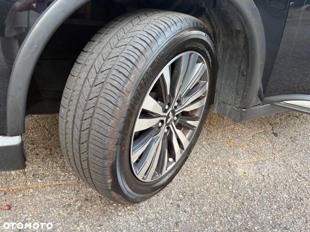 Mitsubishi Outlander 2.4 4WD CVT Intense - 9