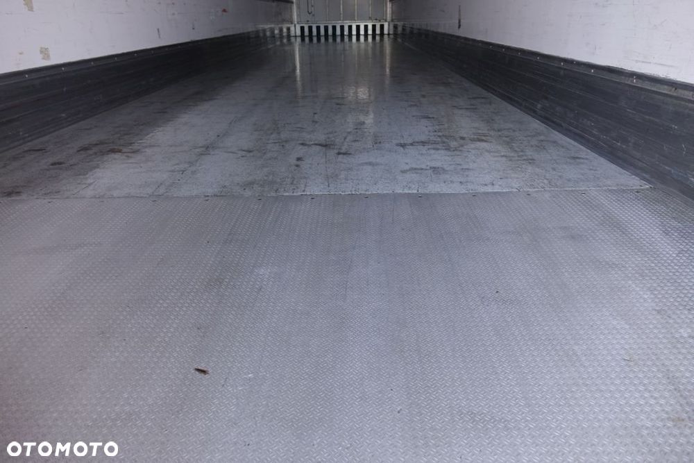 Lamberet CHŁODNIA / SR2 / CARRIER VECTOR 1550 / SAF / DRUKARKA / KOSZ NA KOŁO ZAPASOWE - 29