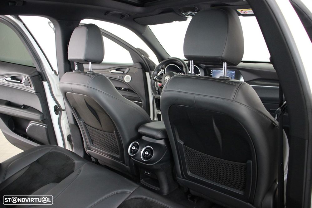 Alfa Romeo Stelvio 2.9 T Quadrifoglio AT8 Q4 - 16