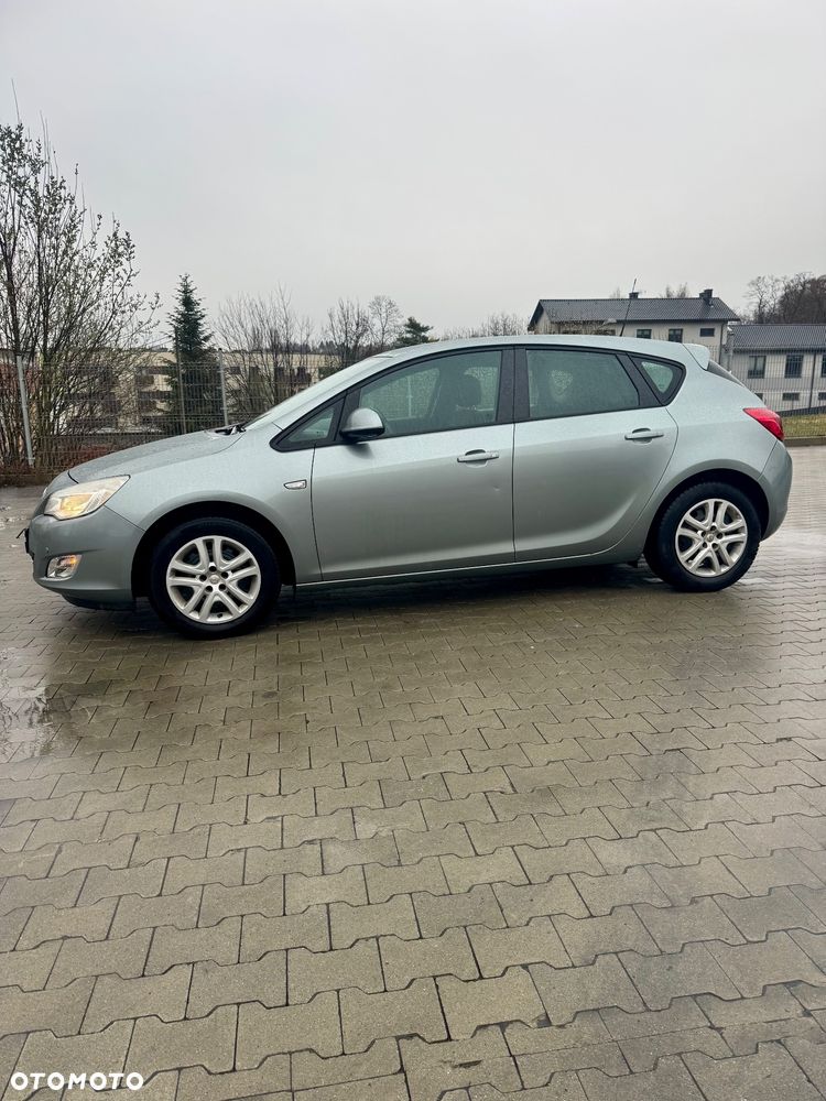 Opel Astra 1.6 Design Edition - 3