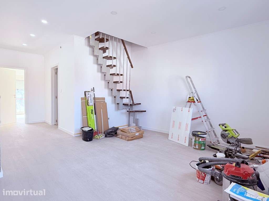 Apartamento T1+1 Duplex Baixa da Banheira - Grande imagem: 5/24