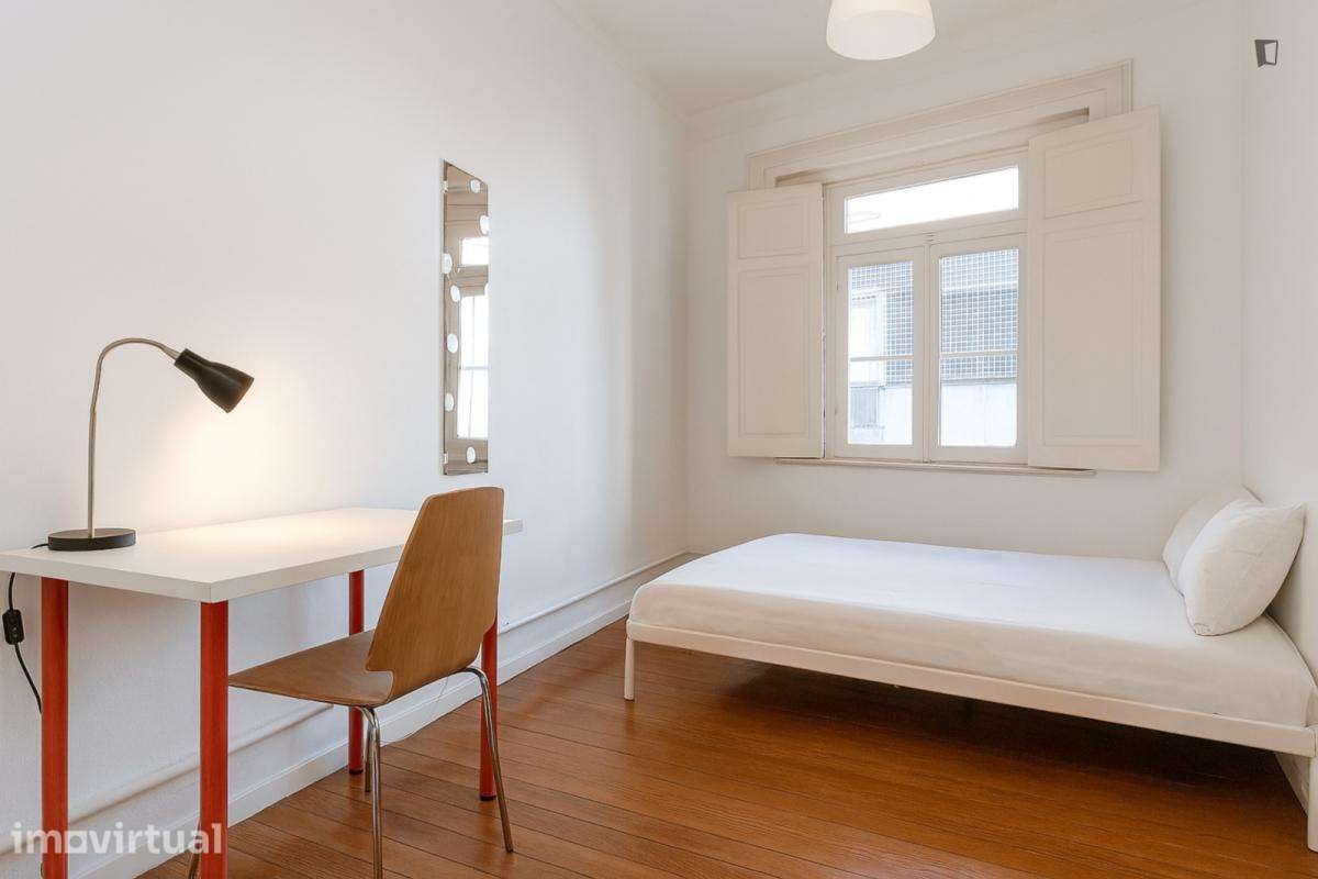 Quarto - localizado em Alameda Lisbon - Grande imagem: 5/14