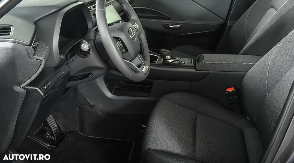 Lexus LBX FWD Cool - 7