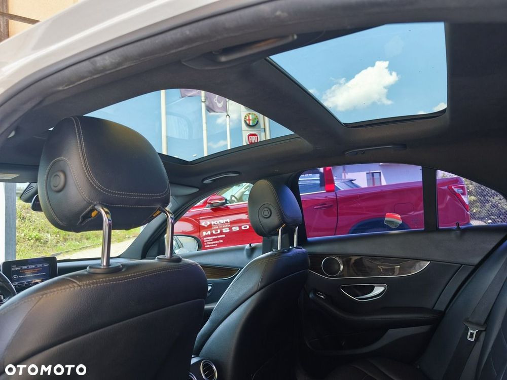 Mercedes-Benz Klasa C 300 7G-TRONIC Avantgarde - 17