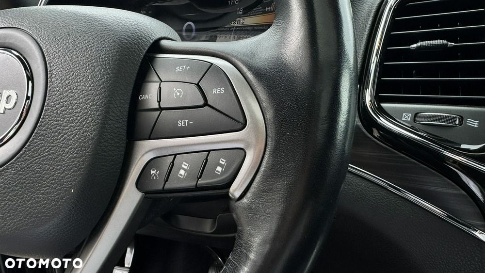 Jeep Grand Cherokee - 26