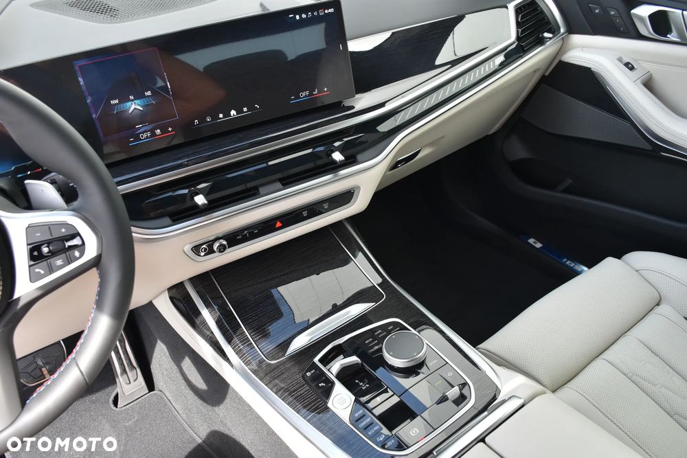 BMW X7 M60i xDrive mHEV sport - 24
