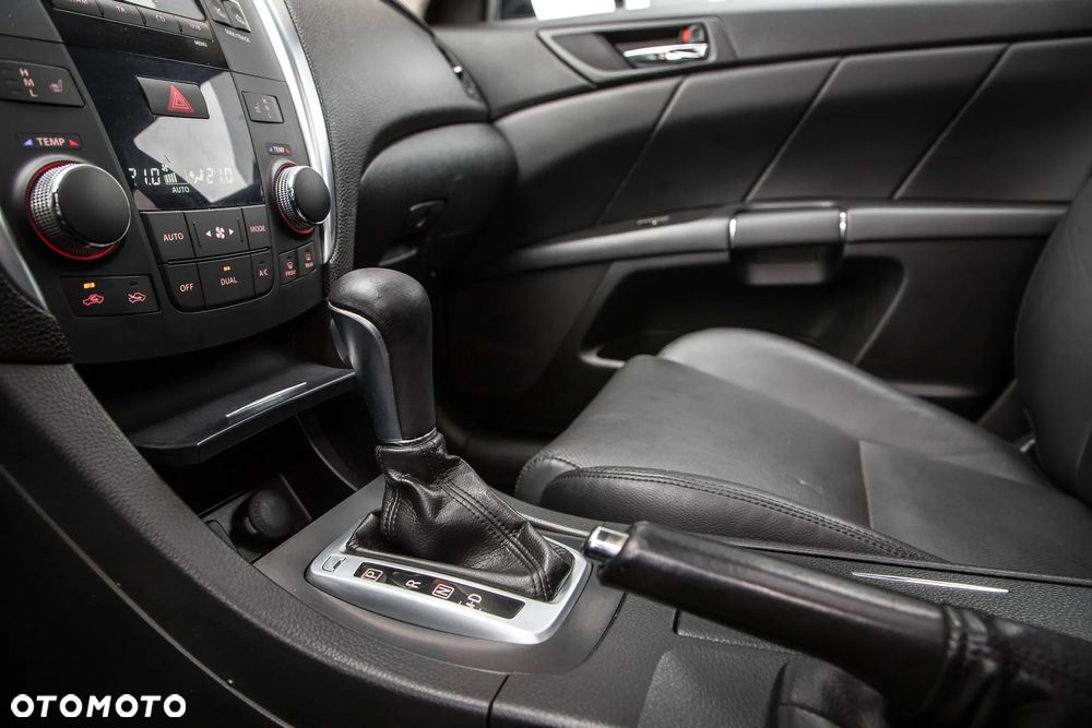 Suzuki Kizashi 2.4 Sport 4WD CVT - 23