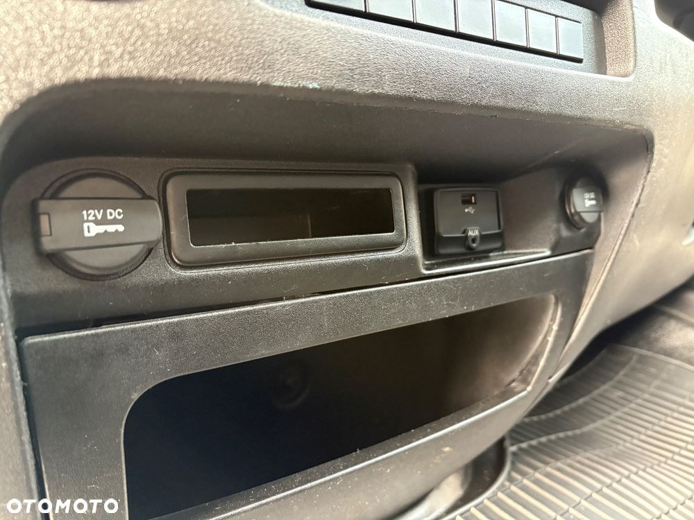 Iveco DAILY 70C17/Wywrot na 3strony/DMC 7000Kg/Żuraw/Klima/Super stan - 32