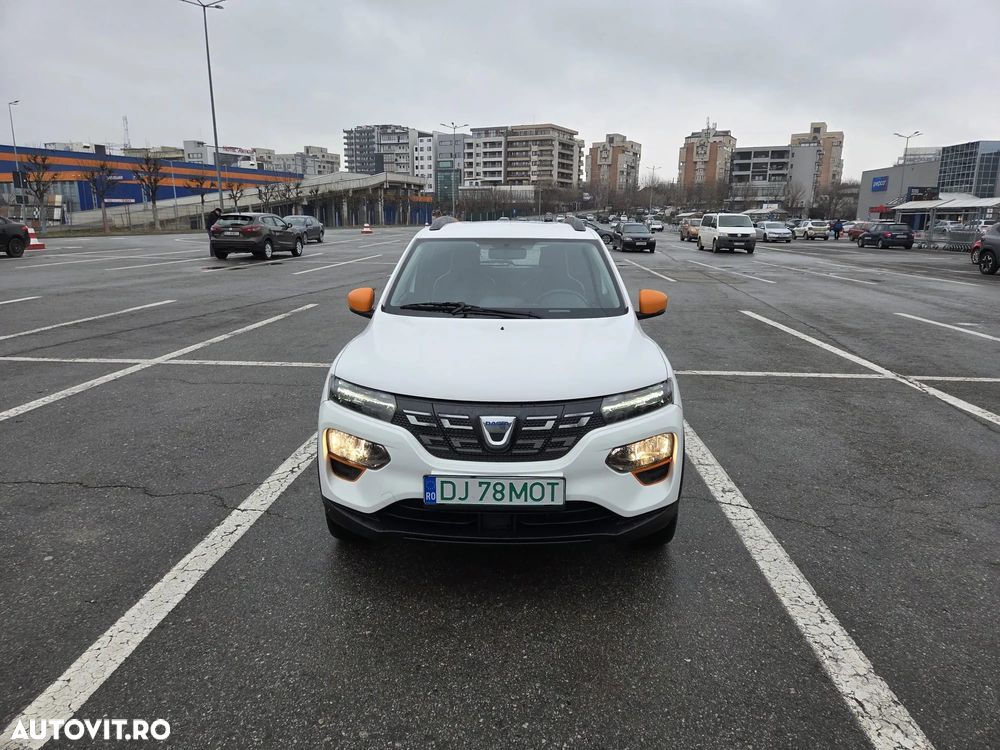 Dacia Spring Essential - 2