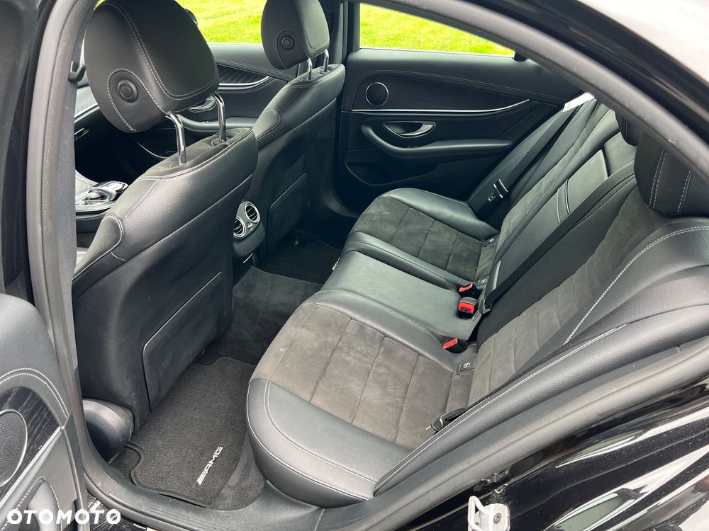 Mercedes-Benz Klasa E 200 4-Matic 9G-TRONIC - 16