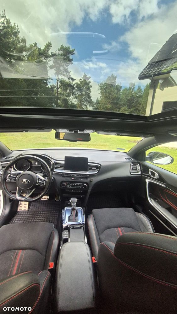 Kia ProCeed 1.6 T-GDI GT DCT - 9