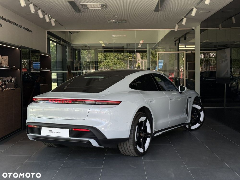 Porsche Taycan - 7