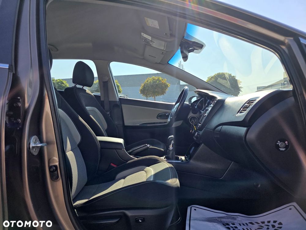 Kia Ceed 1.6 GDI XL - 14