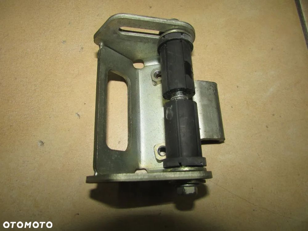 Honda Hornet CB900 SC48 02-07 uchwyt mocowanie baku - 1