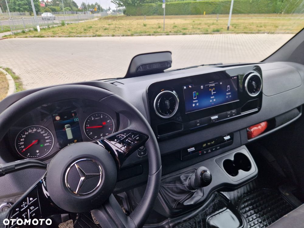 Mercedes-Benz Sprinter - 9