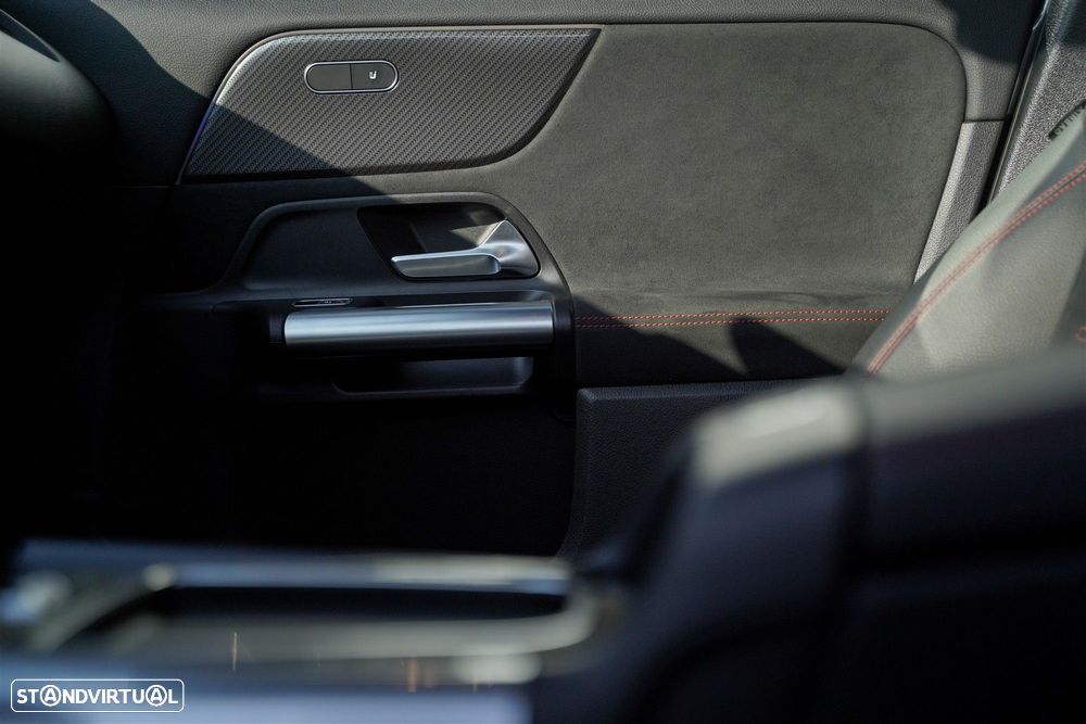 Mercedes-Benz GLA 250 e AMG Line - 33