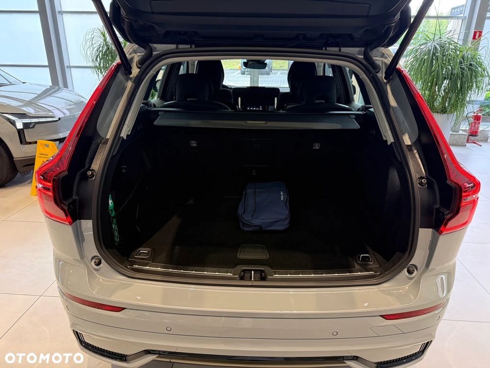 Volvo XC 60 B5 B AWD Plus Dark - 14