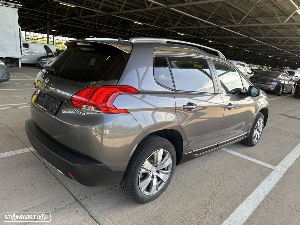 Peugeot 2008 1.2 PureTech Style - 11