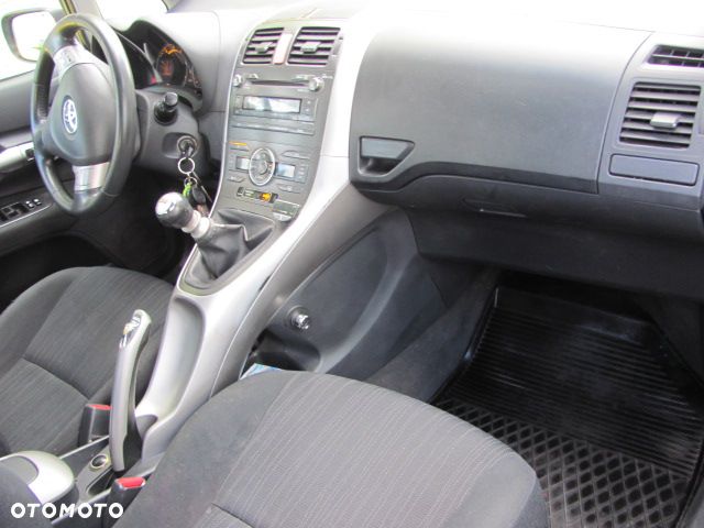Toyota Auris 2.0 D-4D Prestige - 12