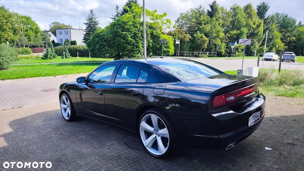 Dodge Charger 3.5 V6 SXT - 13