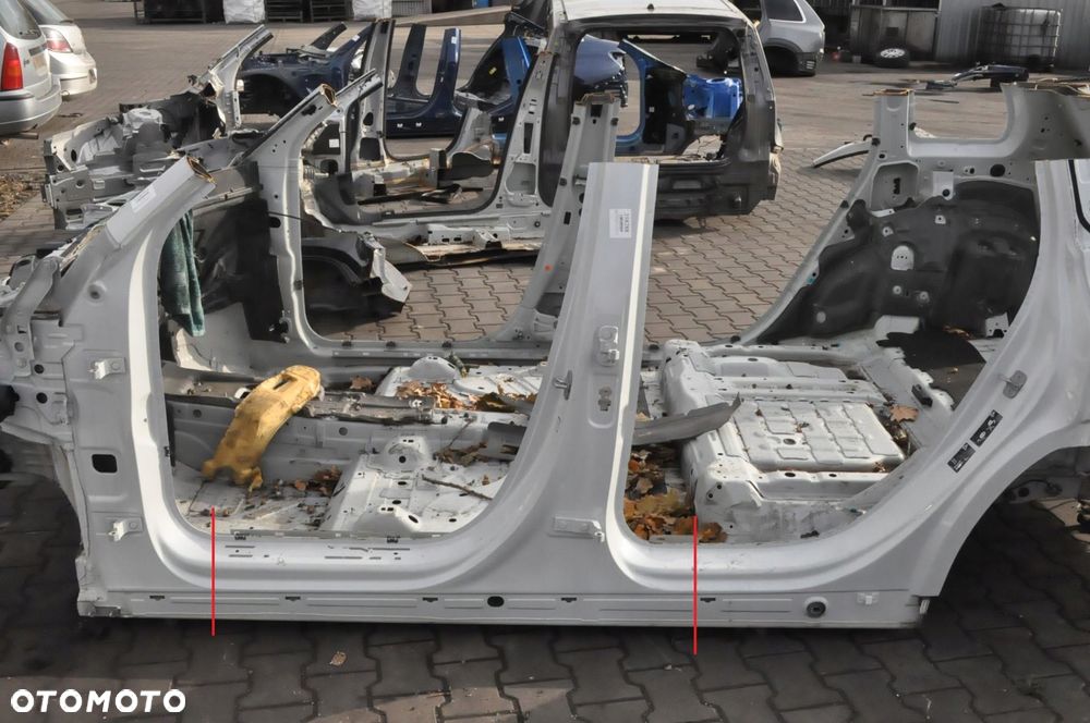 MERCEDES EQB X243 PRÓG SŁUPEK LEWY