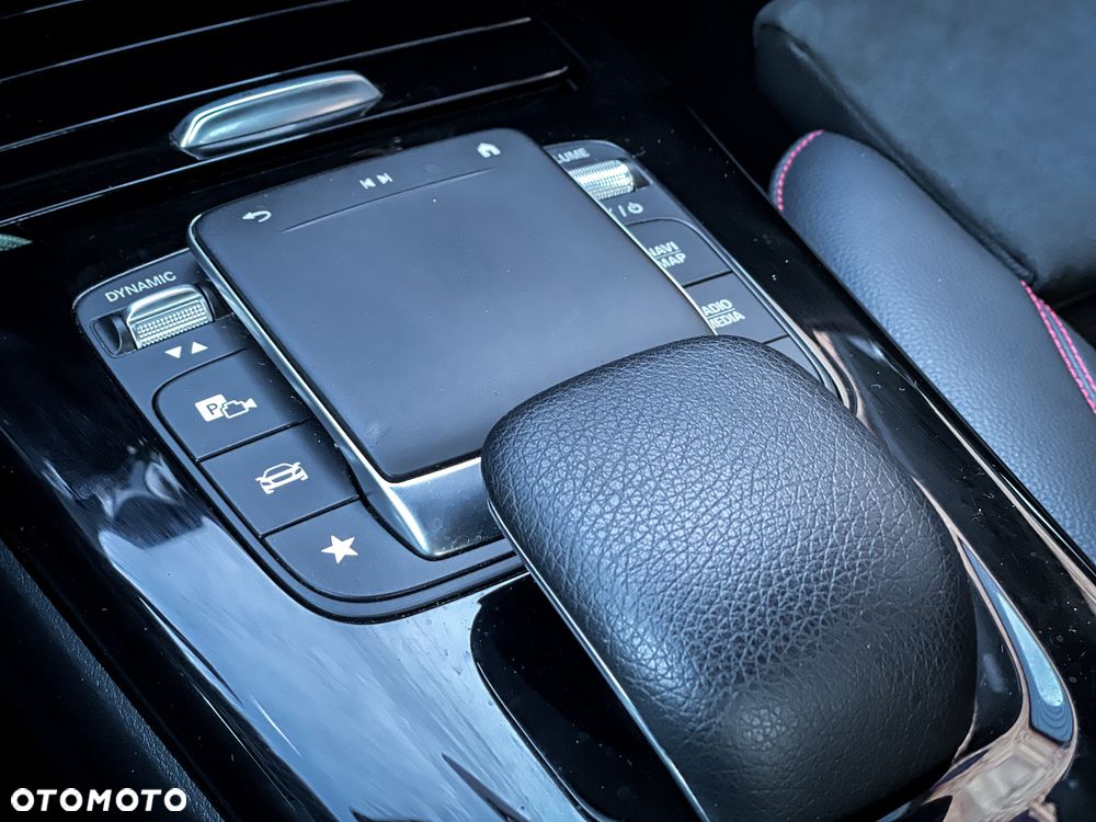 Mercedes-Benz Klasa A 180 7G-DCT AMG Line - 24