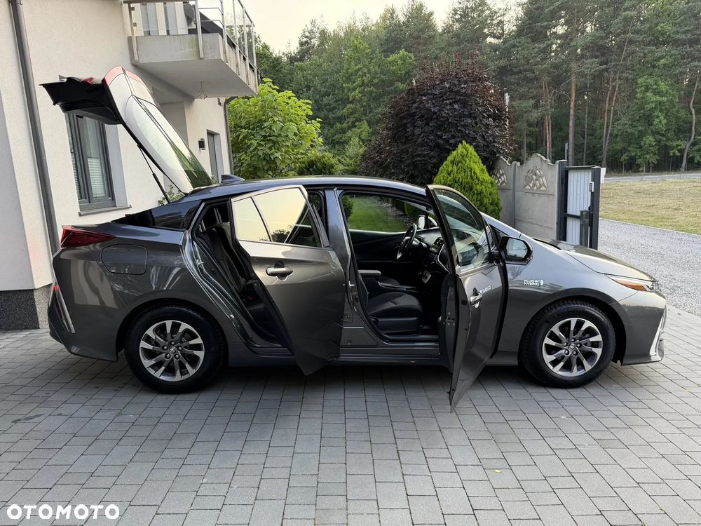 Toyota Prius Hybrid Executive - 22