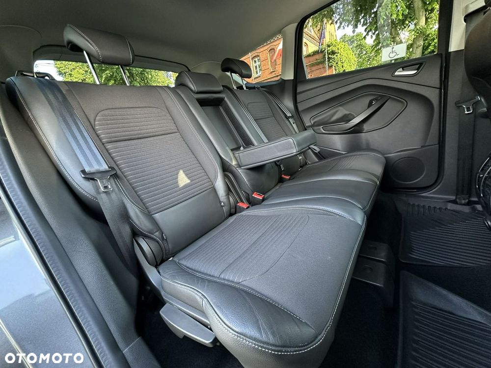 Ford Kuga - 10