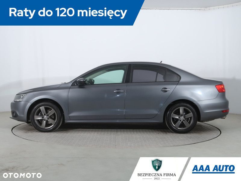 Volkswagen Jetta - 3