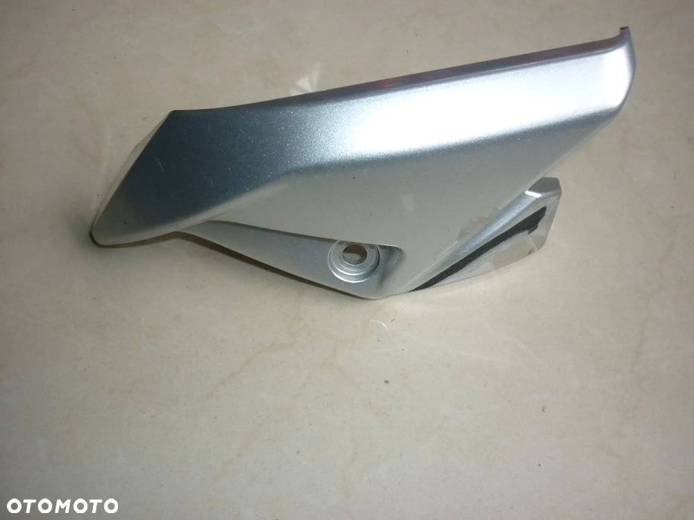 Osłona lampy Suzuki GSR 600 prawa - 5