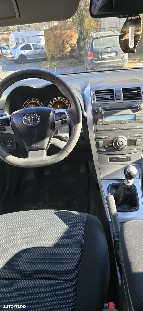 Toyota Corolla 2.0 D-4D DPF Sol - 4