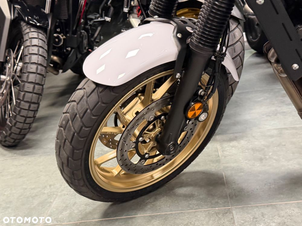 Yamaha XSR - 35