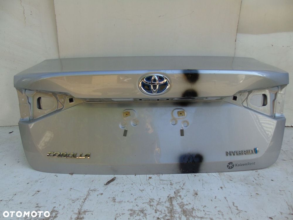 Toyota Corolla E21 sedan klapa bagażnika - 1