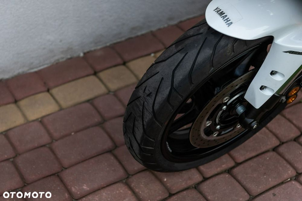 Yamaha FZ - 8