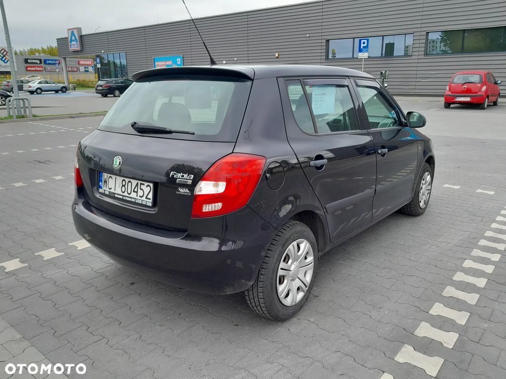 Skoda Fabia 2009 photo 3