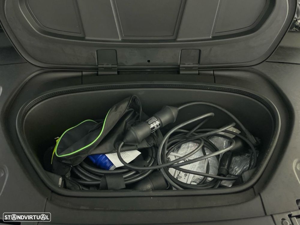 Volvo XC 40 Recharge Twin Plus — fotografia 25