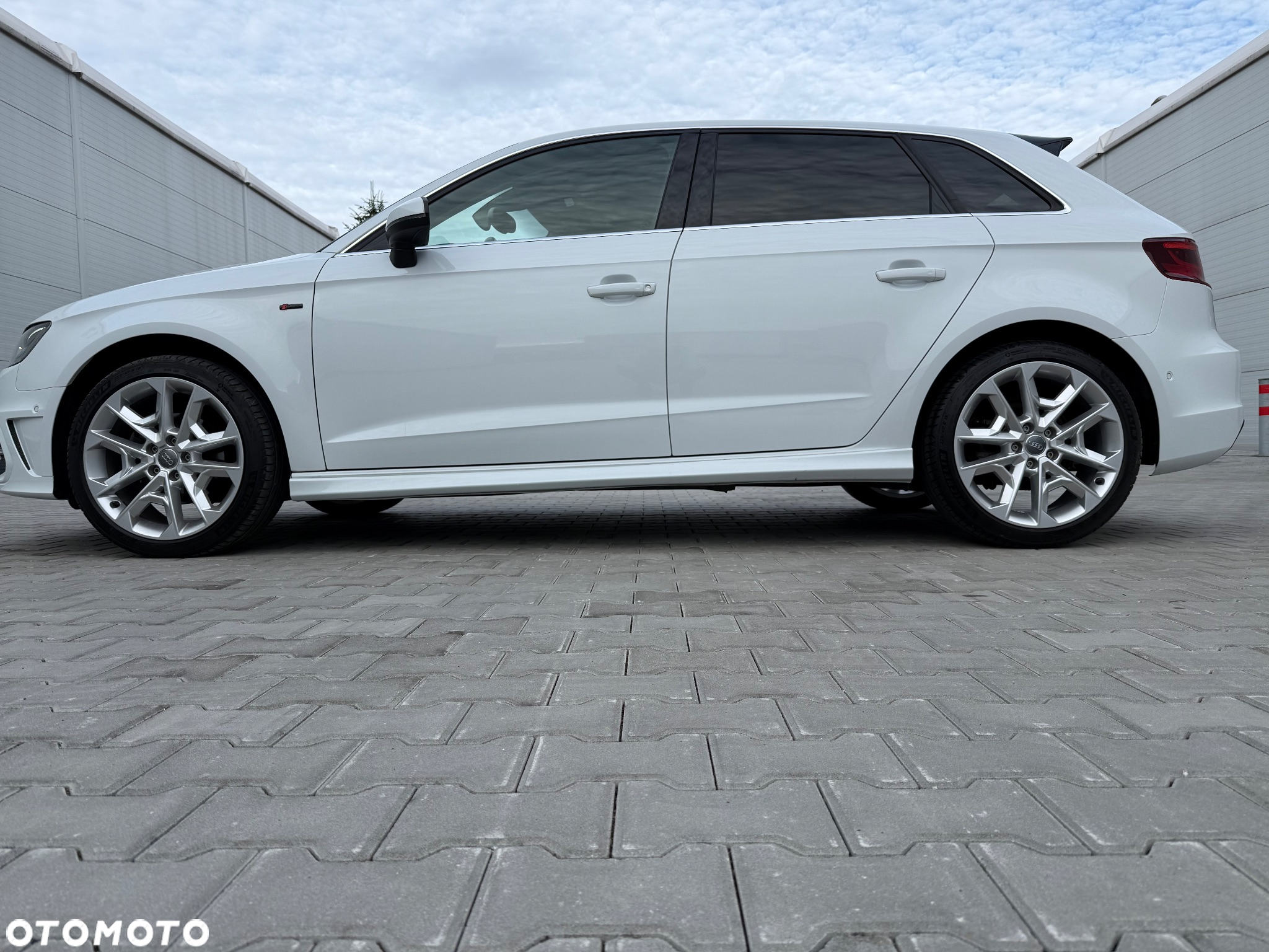 Audi A3 Sportback 1.4 TFSI S tronic S line Sportpaket - 13