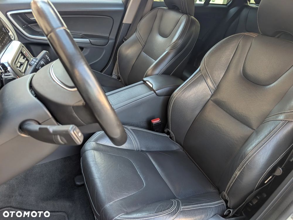 Volvo V60 D3 Geartronic Summum - 19