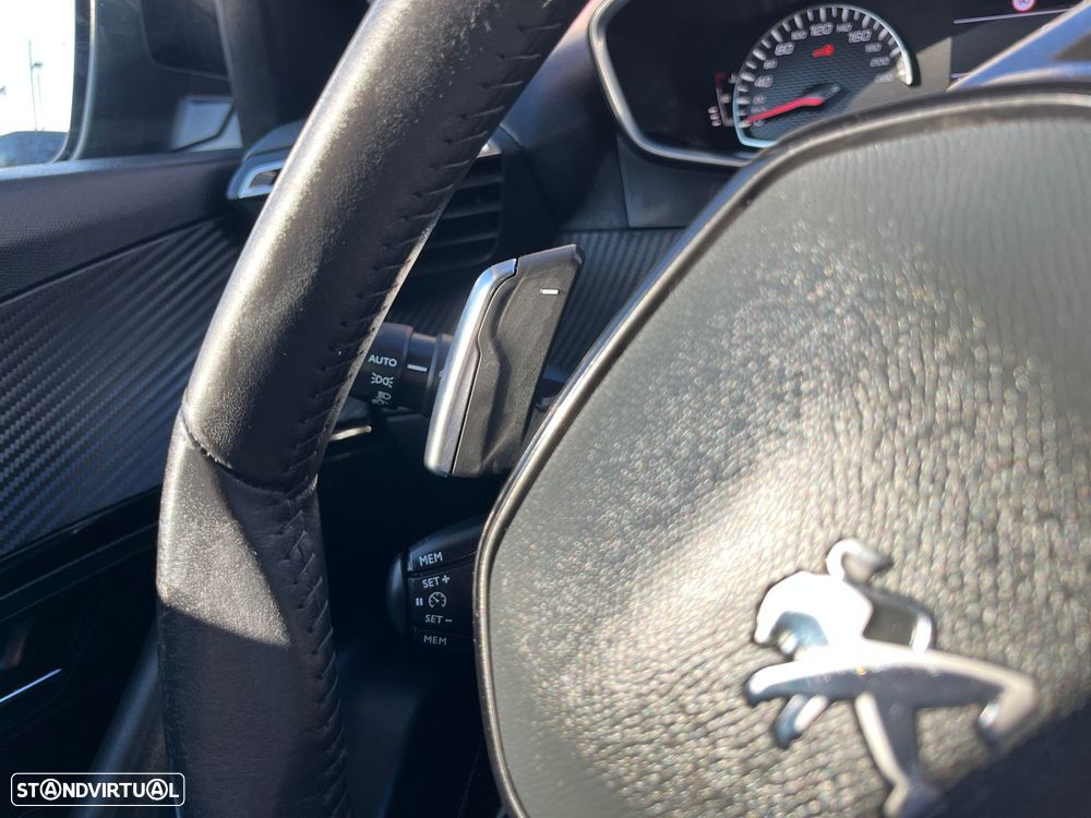 Peugeot 2008 1.5 BlueHDi Allure EAT8 - 19