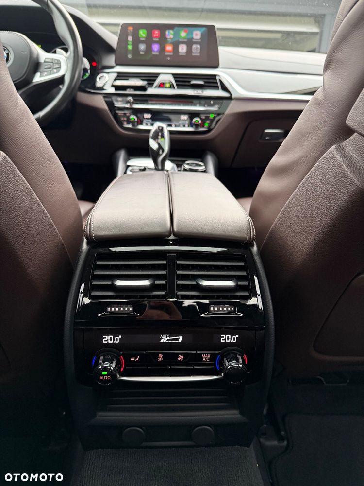 BMW Seria 5 540d xDrive - 23