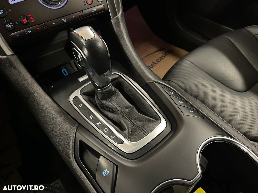 Ford Mondeo 2.0 HEV Titanium - 26