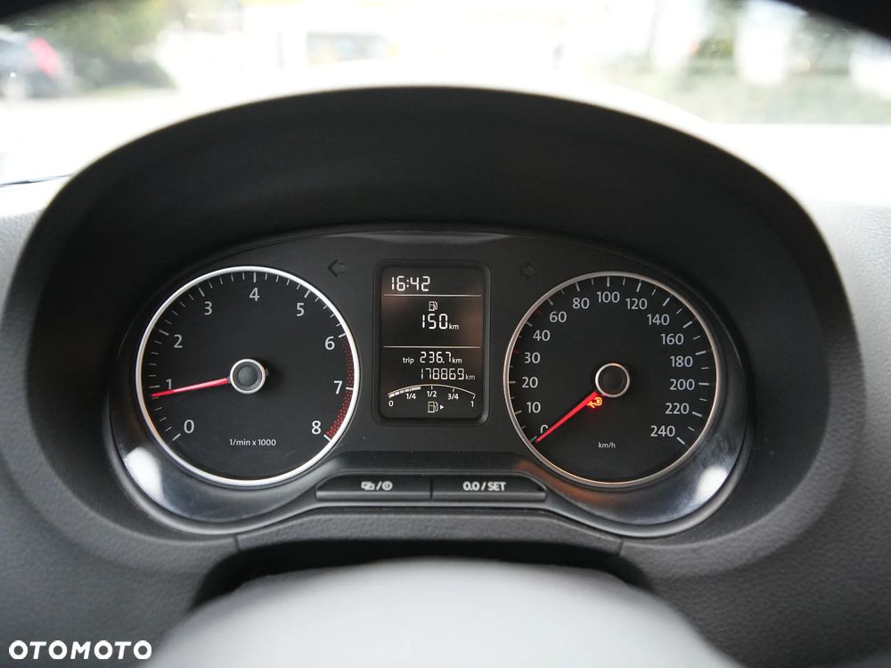 Volkswagen Polo - 12