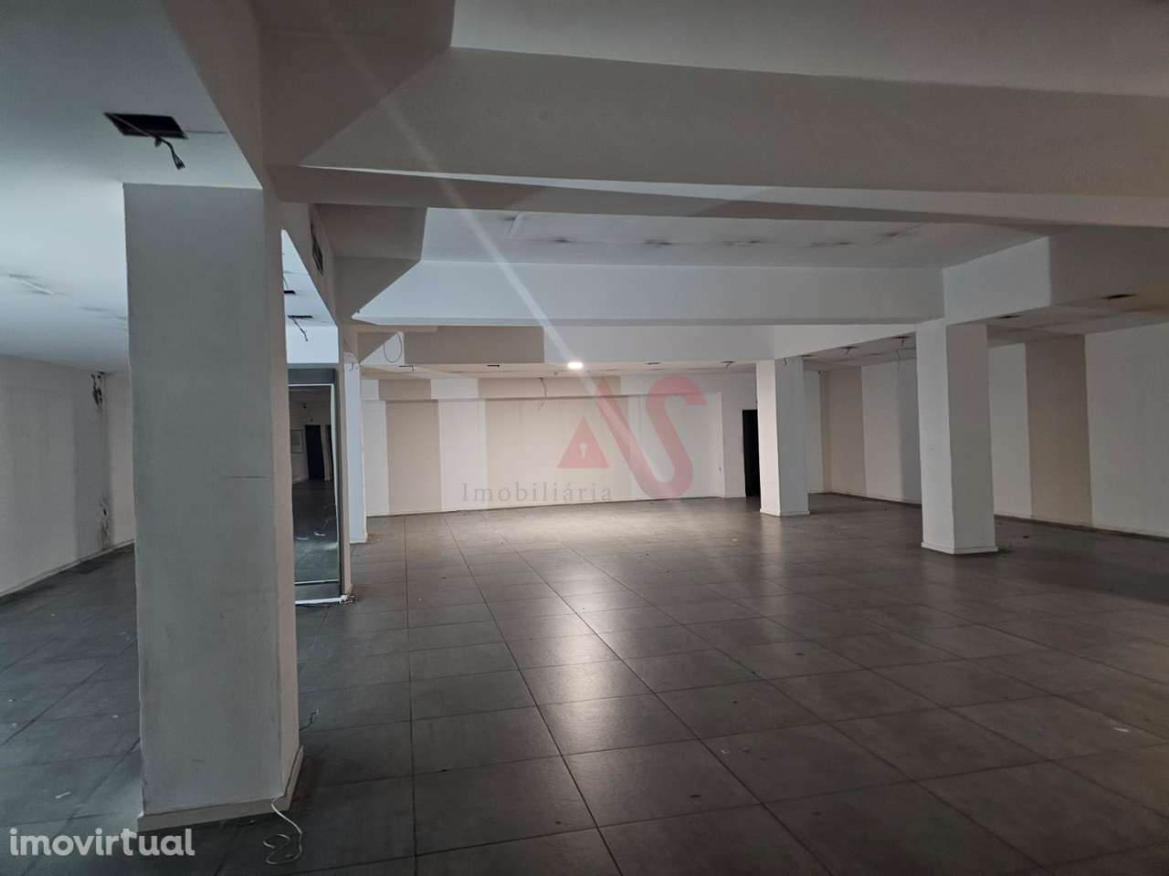 Loja para Arrendamento no Centro de Guimarães – Avenida Gil Vicente | - Grande imagem: 3/6