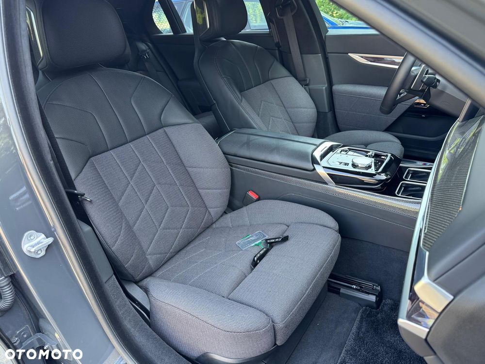 BMW Seria 7 740d xDrive mHEV Individual Edition sport - 21