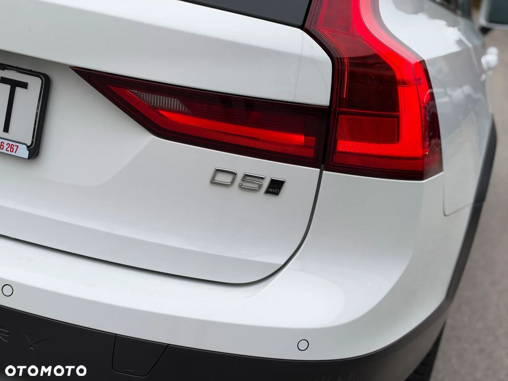 Volvo V90 Cross Country D5 AWD Pro - 40